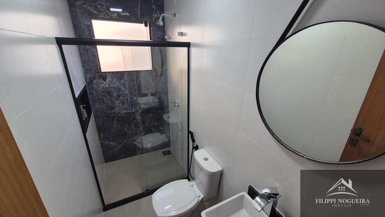 Conheça Maravilhosa casa plana com 4 quartos, sendo duas suítes, piscina e espaço gourmet. - FNCA40011 - 8 8