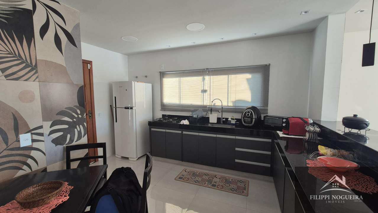 Conheça Maravilhosa casa plana com 4 quartos, sendo duas suítes, piscina e espaço gourmet. - FNCA40011 - 9 9