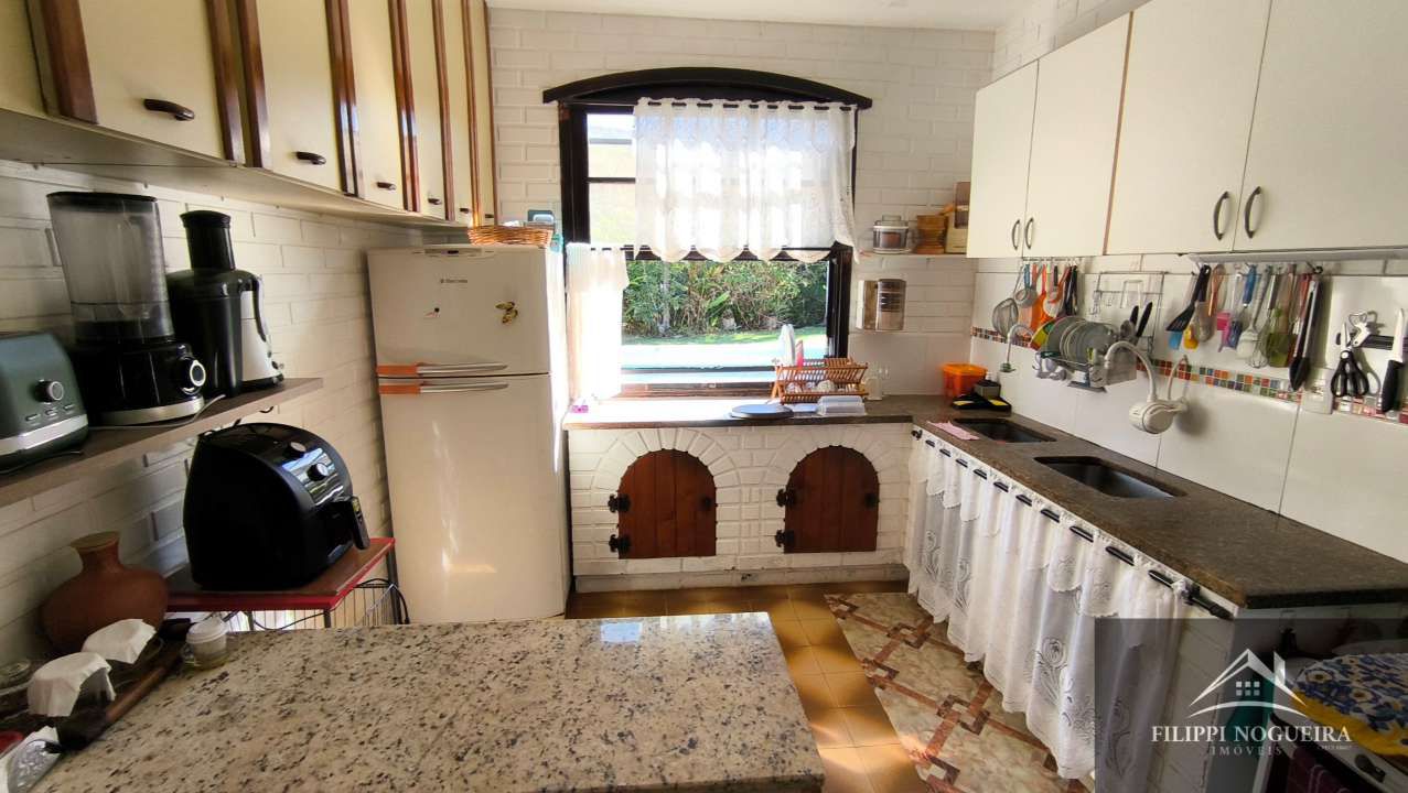 Conheça Excelente sítio com casa sede, lagos, piscina, casa de hóspedes, pomar e uma área total com 76.882m² em Paty do Alferes. - sitiobelavista - 19 19