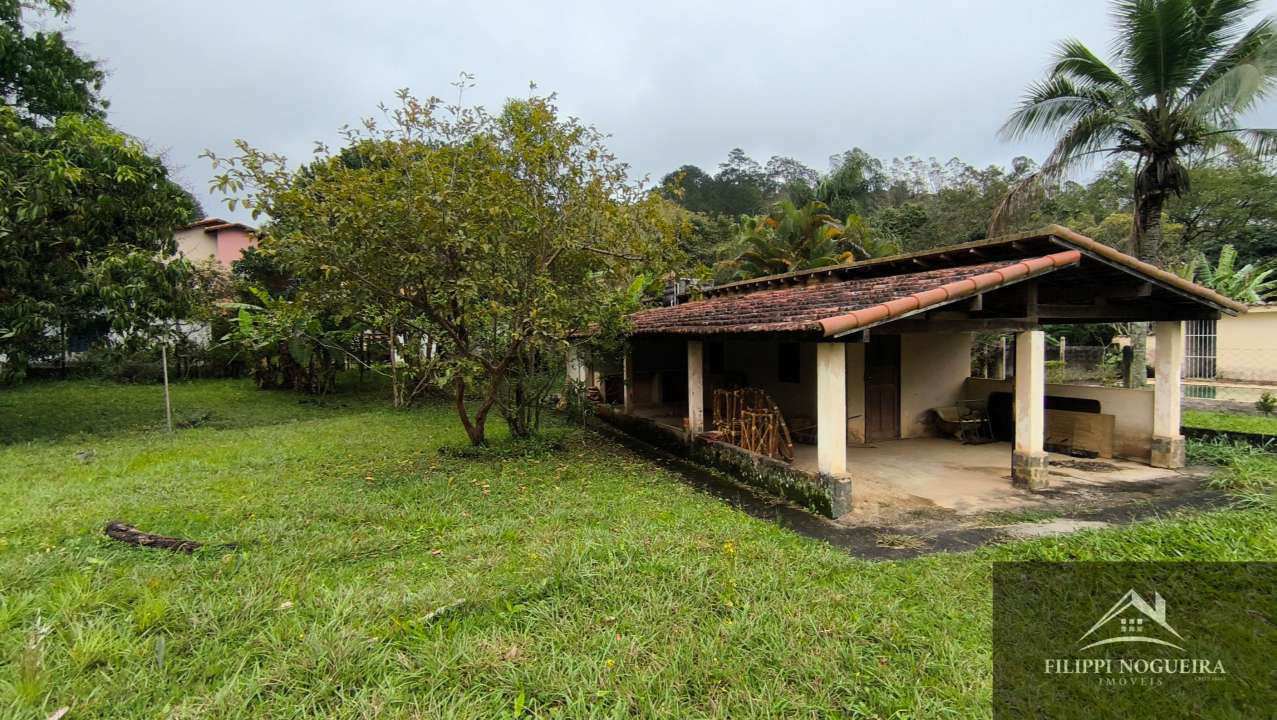 Conheça Excelente oportunidade para investidores: propriedade com 2.208 m², formada por três lotes, com possibilidade de divisão em quatro. - FNCA20017 - 6 6