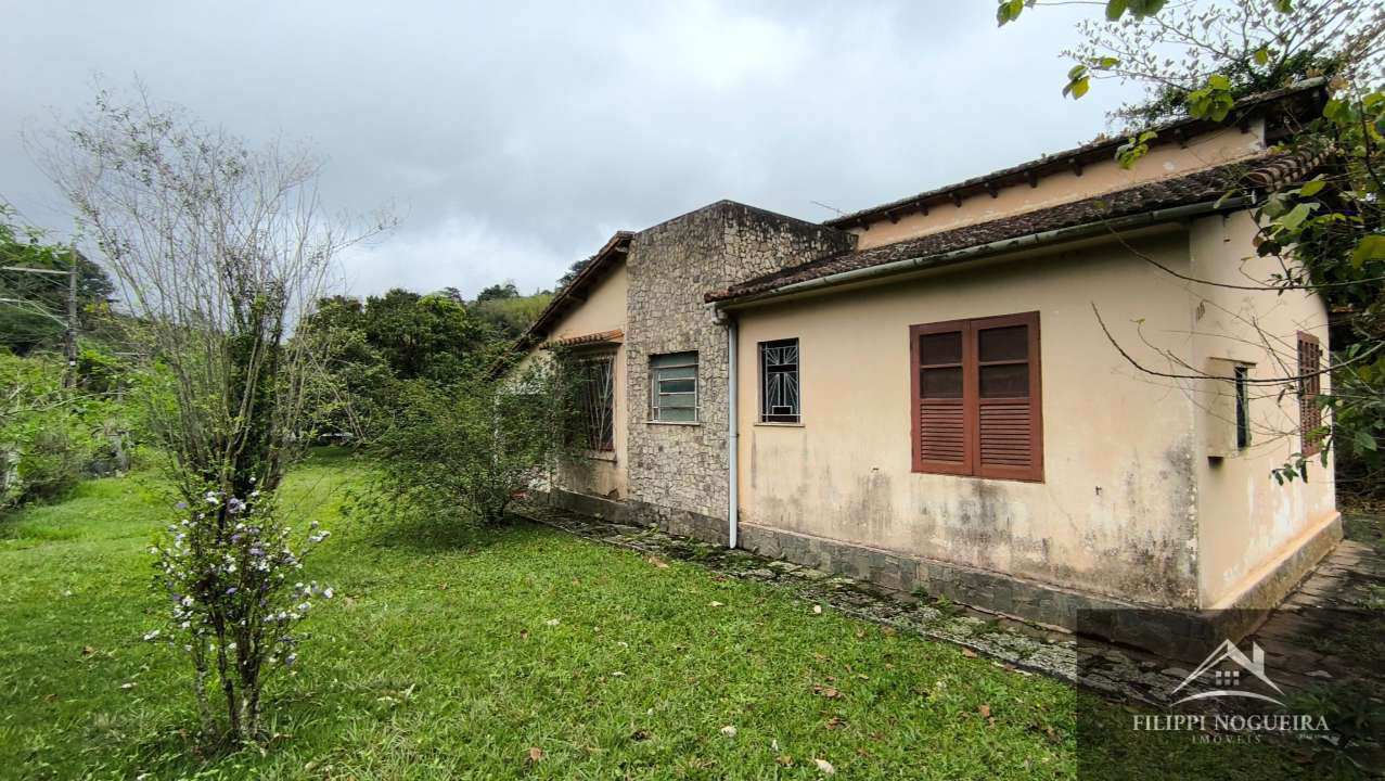 Conheça Excelente oportunidade para investidores: propriedade com 2.208 m², formada por três lotes, com possibilidade de divisão em quatro. - FNCA20017 - 7 7
