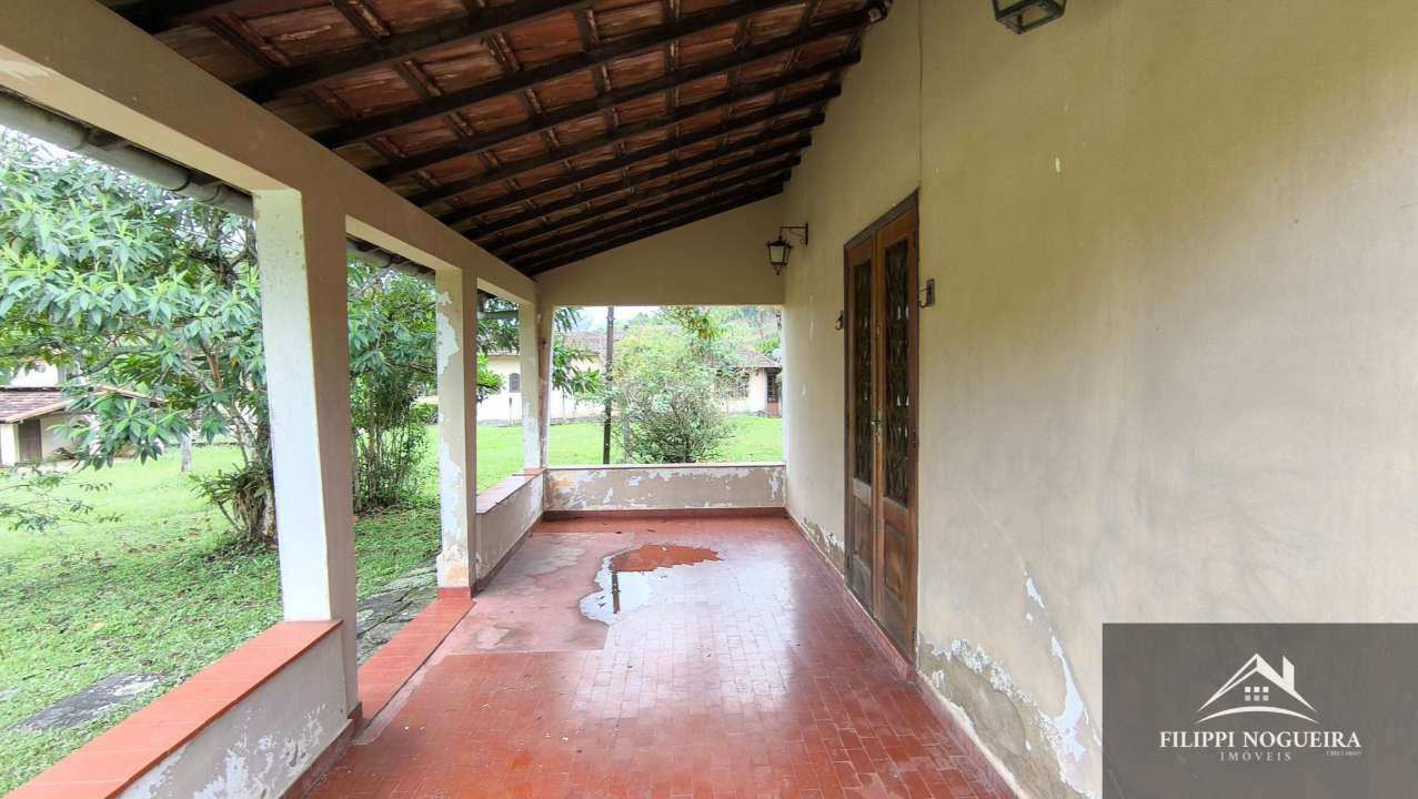 Conheça Excelente oportunidade para investidores: propriedade com 2.208 m², formada por três lotes, com possibilidade de divisão em quatro. - FNCA20017 - 10 10
