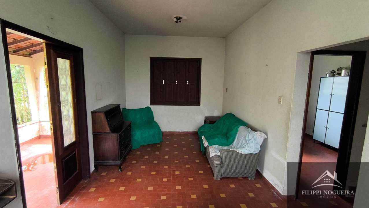 Conheça Excelente oportunidade para investidores: propriedade com 2.208 m², formada por três lotes, com possibilidade de divisão em quatro. - FNCA20017 - 12 12