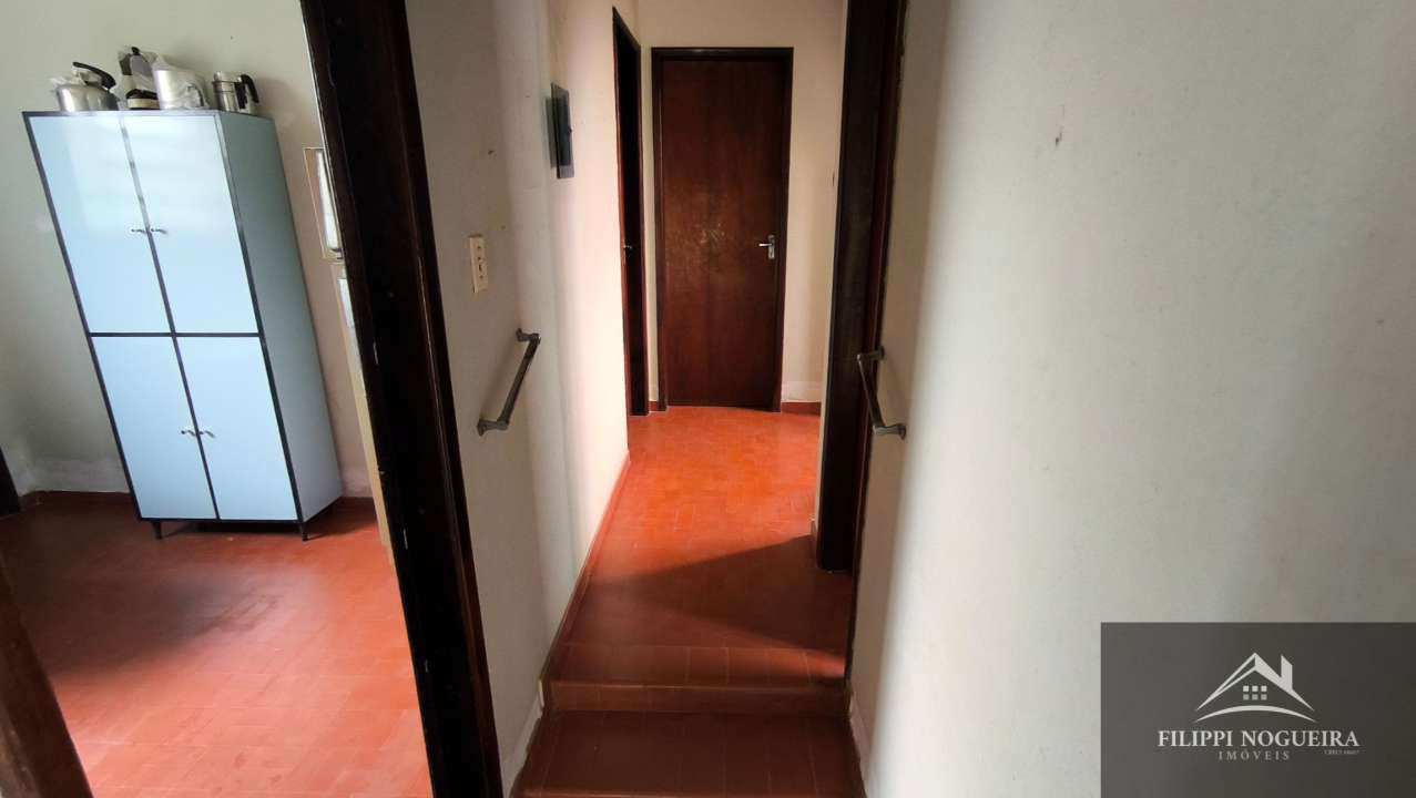Conheça Excelente oportunidade para investidores: propriedade com 2.208 m², formada por três lotes, com possibilidade de divisão em quatro. - FNCA20017 - 13 13
