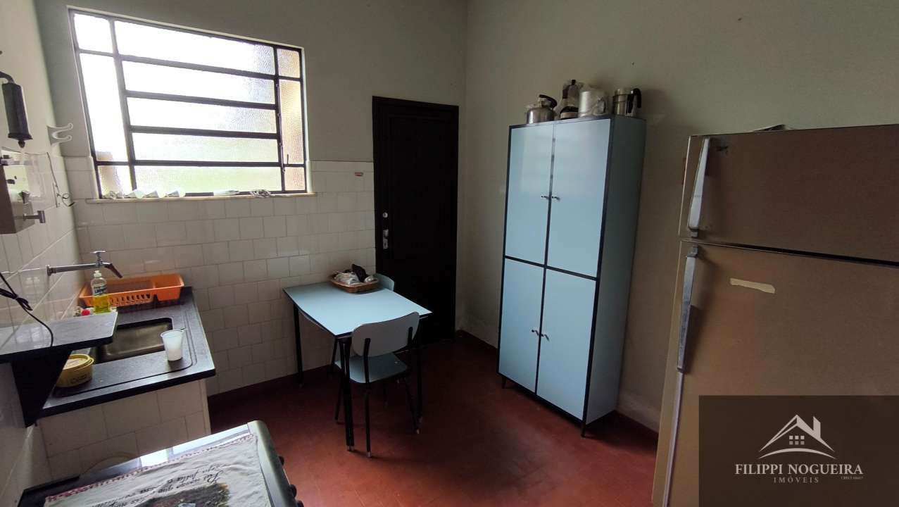 Conheça Excelente oportunidade para investidores: propriedade com 2.208 m², formada por três lotes, com possibilidade de divisão em quatro. - FNCA20017 - 14 14