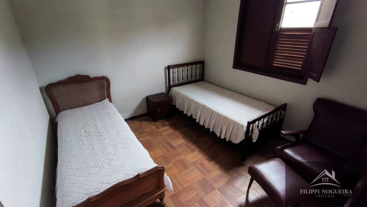 Conheça Excelente oportunidade para investidores: propriedade com 2.208 m², formada por três lotes, com possibilidade de divisão em quatro. - FNCA20017 - 19 19