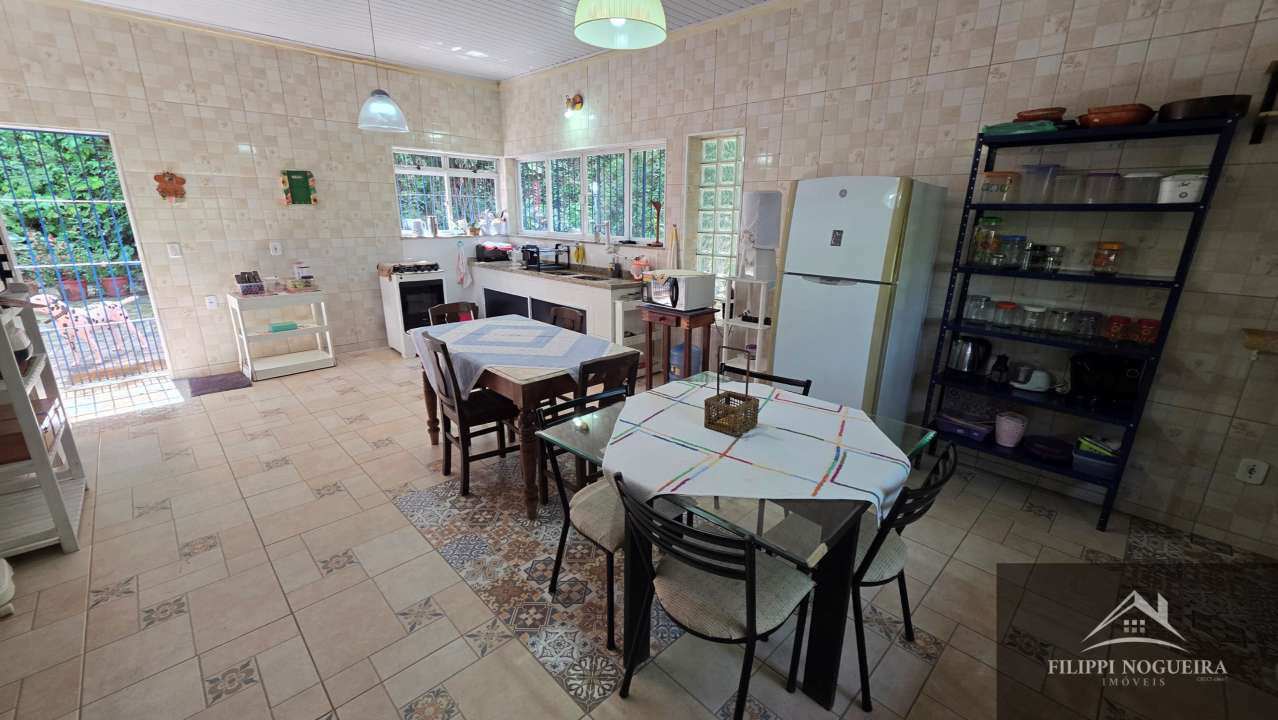 Conheça Propriedade 3 quartos, sendo duas suítes, piscina, espaço gourmet completo e 6.157 m² de área total em Miguel Pereira - FNCAGOV - 9 9