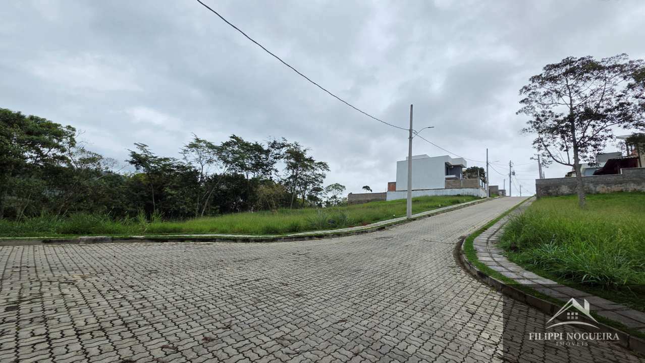 Conheça Excelente terreno, com uma vista deslumbrante para o verde, ótima vizinhança e apenas 4 minutos do Centro de Miguel Pereira. - FNTE00021 - 5 5