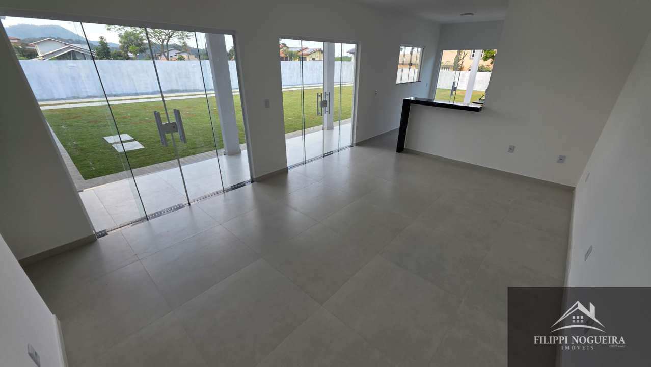 Conheça Excelente casa linear de primeira locação, com 3 quartos, sendo uma suíte, área gourmet em um bairro nobre de Miguel Pereira - FNCA30010N - 6 6