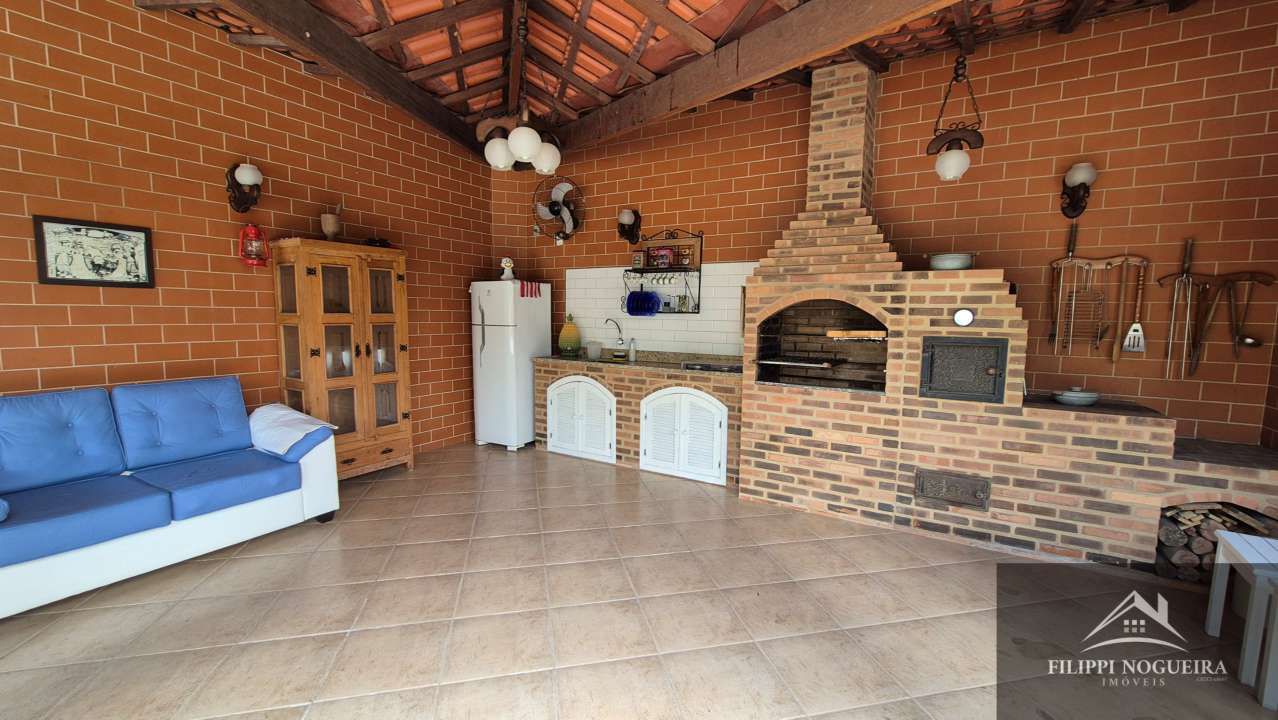 Conheça Oportunidade de locação em Conrado! Casa térrea de esquina, com 3 quartos, sendo uma suíte, piscina e área gourmet! - FNCA30011 - 16 16