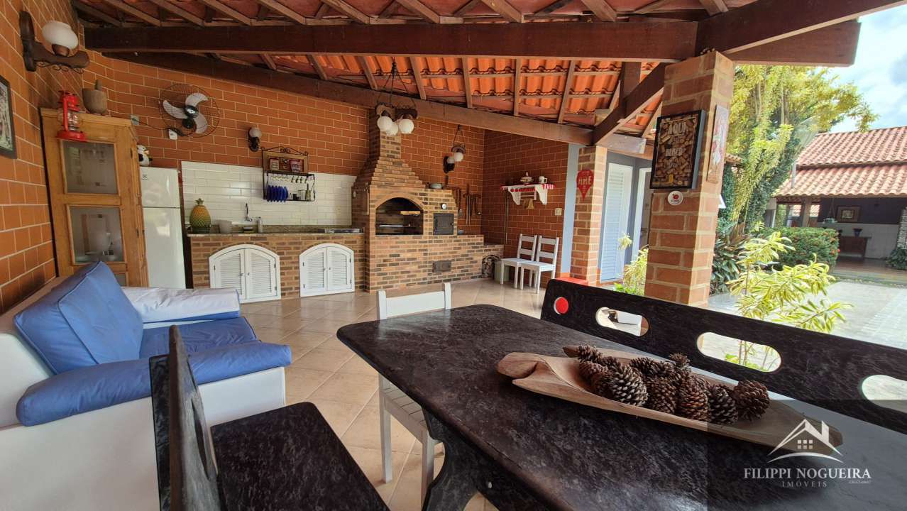 Conheça Oportunidade de locação em Conrado! Casa térrea de esquina, com 3 quartos, sendo uma suíte, piscina e área gourmet! - FNCA30011 - 17 17