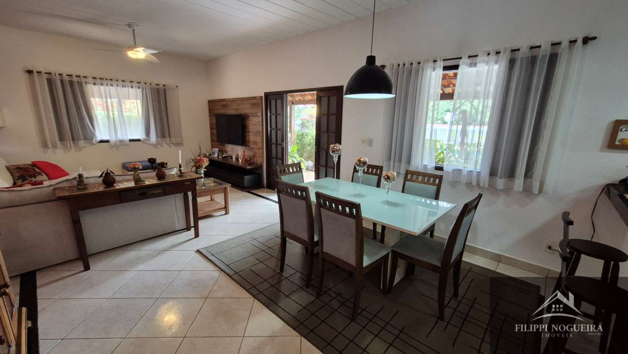 Conheça Oportunidade de locação em Conrado! Casa térrea de esquina, com 3 quartos, sendo uma suíte, piscina e área gourmet! - FNCA30011 - 21 21
