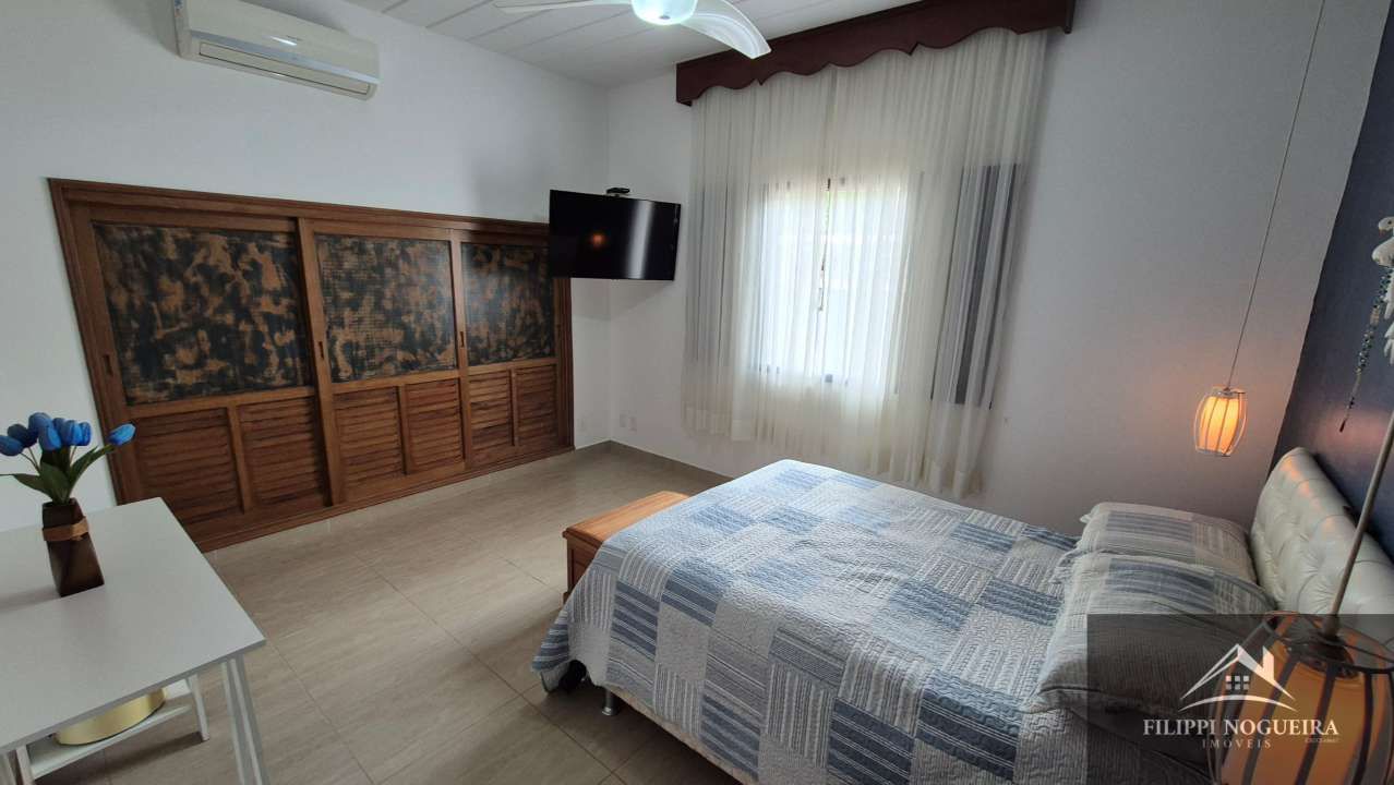 Conheça Oportunidade de locação em Conrado! Casa térrea de esquina, com 3 quartos, sendo uma suíte, piscina e área gourmet! - FNCA30011 - 24 24