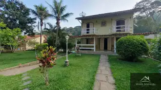 Excelente imóvel com 3 quartos sendo uma suíte, piscina, painel solar e terreno com 920m². - csesal750
