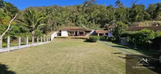 Casa com Quintal Gramado, Anexo, Área Gourmet e Vista para o Verde 850m² em Miguel Pereira - Csfer630