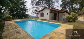Vende-se imóvel com uma área de terreno de 1.086m², piscina maravilhosa e 106 metros de construção. - csjv680