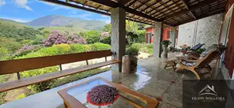 Excelente propriedade conceitual no Vale das Videiras, arquitetura com inspirações italianas. - csvale14