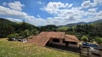 Propriedade na Lagoa das Lontras com uma vista deslumbrante, piscina e 4.000m² de terreno. - cslagoa
