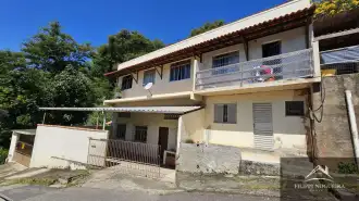 Oportunidade de investimento! Vende-se 4 apartamentos com garagem e um galpão. - ant780