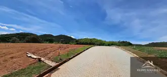Ótima localização - Lançamento! Loteamento exclusivo com 9 terrenos apenas à 980 metros do Lago de Javary, vista maravilhosa. - loteamento