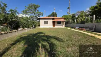 Lançamento! Vende-se imóvel de primeira locação com 3 quartos sendo uma suíte, quintal linear. - cspaty470