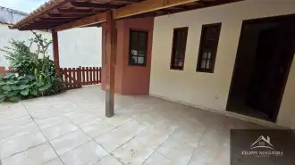 Oportunidade! Vende-se casa de vila de 3 quartos + kitnet no Centro de Miguel Pereira. - cscentromar