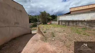 Vende-se terreno com platô pronto para construir a apenas 900 metros do Centro de Miguel Pereira - TerSaoJudas160k