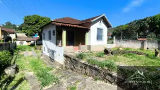 Propriedade com uma localização estratégica no Centro de Miguel Pereira, 750m² de terreno. - FNCA40003