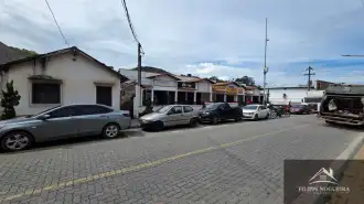 Vende-se terreno comercial no Centro de Portela em via principal com 220m² . - FNTE00005