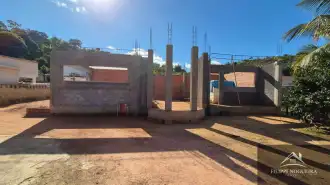 Imóvel com 890m², árvores frutíferas e projeto de ampliação em Paty do Alferes. - FNCA10003