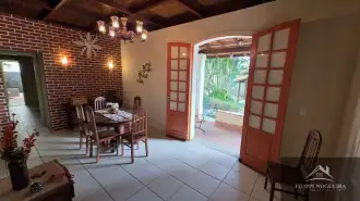 Oportunidade! Área comercial com 1.275 m² e saída para duas ruas no Centro de Miguel Pereira. - FNCA60002
