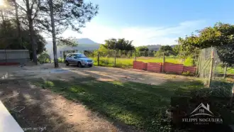 Casa moderna com 4 quartos, sendo uma suíte, lareira e energia Solar em Miguel Pereira. - FNCA40006