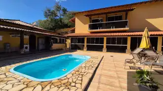 Excelente propriedade com duas casas, haras, área goumet completa, piscina e vista para as montanhas. - harasveracruz