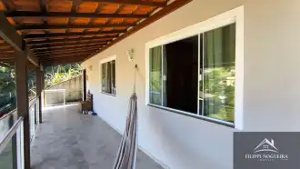 Casa com 2 quartos, sendo uma suíte, em um área total de 657,39m² em Miguel Pereira. - FNCA20012