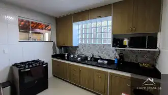 Casa com 2 quartos, sendo uma suíte, em um área total de 657,39m² em Miguel Pereira. - FNCA20012