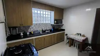 Casa com 2 quartos, sendo uma suíte, em um área total de 657,39m² em Miguel Pereira. - FNCA20012