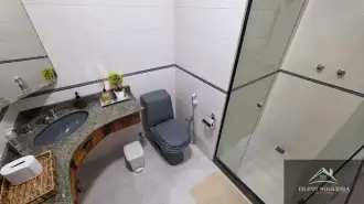 Belíssima residência de alto padrão com 6 quartos, sendo 3 suítes, sauna, área gourmet completa em um bairro nobre de Miguel Pereira. - casavillage2100