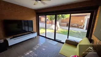 Belíssima residência de alto padrão com 6 quartos, sendo 3 suítes, sauna, área gourmet completa em um bairro nobre de Miguel Pereira. - casavillage2100