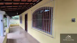Excelente oportunidade! Casa com 2 quartos, sendo uma suíte, área gourmet e amplo terreno de 855 m², totalmente aproveitável. - FNCA20013