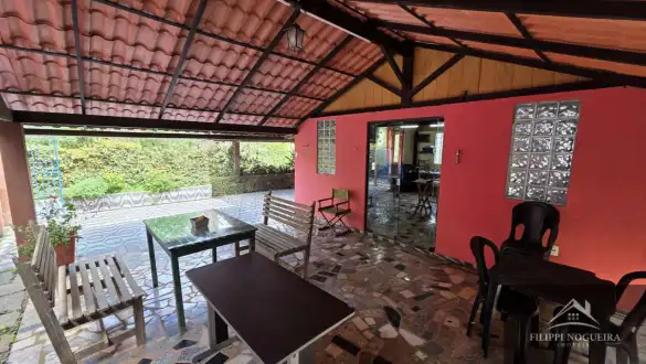 Propriedade 3 quartos, sendo duas suítes, piscina, espaço gourmet completo e 6.157 m² de área total em Miguel Pereira - FNCAGOV