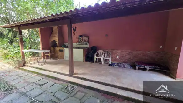 Propriedade 3 quartos, sendo duas suítes, piscina, espaço gourmet completo e 6.157 m² de área total em Miguel Pereira - FNCAGOV
