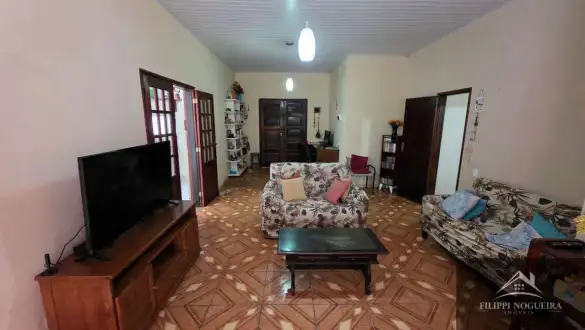 Propriedade 3 quartos, sendo duas suítes, piscina, espaço gourmet completo e 6.157 m² de área total em Miguel Pereira - FNCAGOV