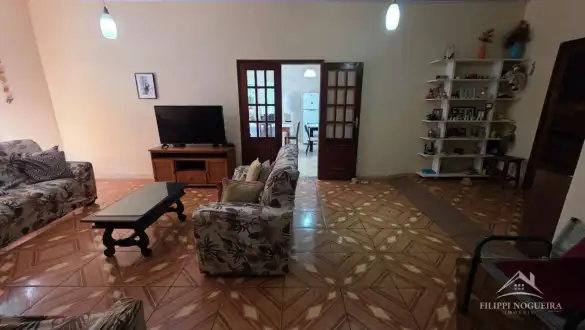 Propriedade 3 quartos, sendo duas suítes, piscina, espaço gourmet completo e 6.157 m² de área total em Miguel Pereira - FNCAGOV