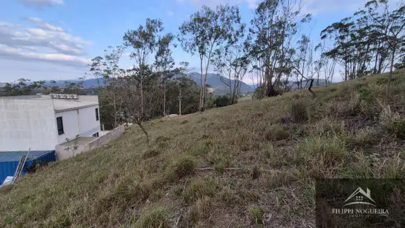 Destaque! Terreno de 600,90 m² com projeto aprovado para 4 chalés em Barão de Javary, Miguel Pereira. - FNTE00023