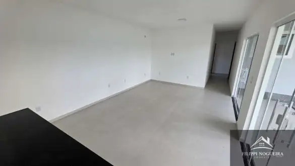 Excelente casa linear de primeira locação, com 3 quartos, sendo uma suíte, área gourmet em um bairro nobre de Miguel Pereira - FNCA30010N
