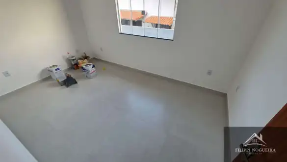 Excelente casa linear de primeira locação, com 3 quartos, sendo uma suíte, área gourmet em um bairro nobre de Miguel Pereira - FNCA30010N
