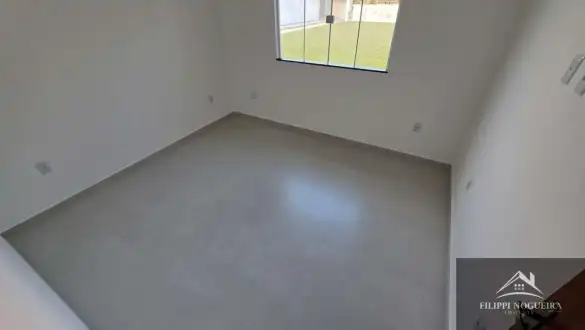Excelente casa linear de primeira locação, com 3 quartos, sendo uma suíte, área gourmet em um bairro nobre de Miguel Pereira - FNCA30010N