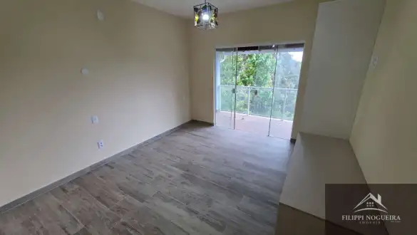 Casa duplex de alto padrão com 3 quartos, suíte e vista para as montanhas em bairro nobre de Miguel Pereira - FNCA30012S
