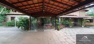 Vende-se maravilhosa propriedade com 8 suítes, 10 banheiros e 8.000m² de terreno. - cslu1