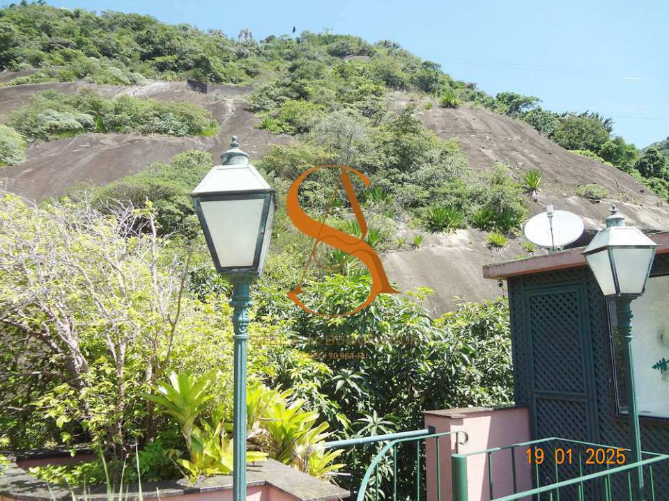 Indevassável vista verde - morros do bondinho - 18